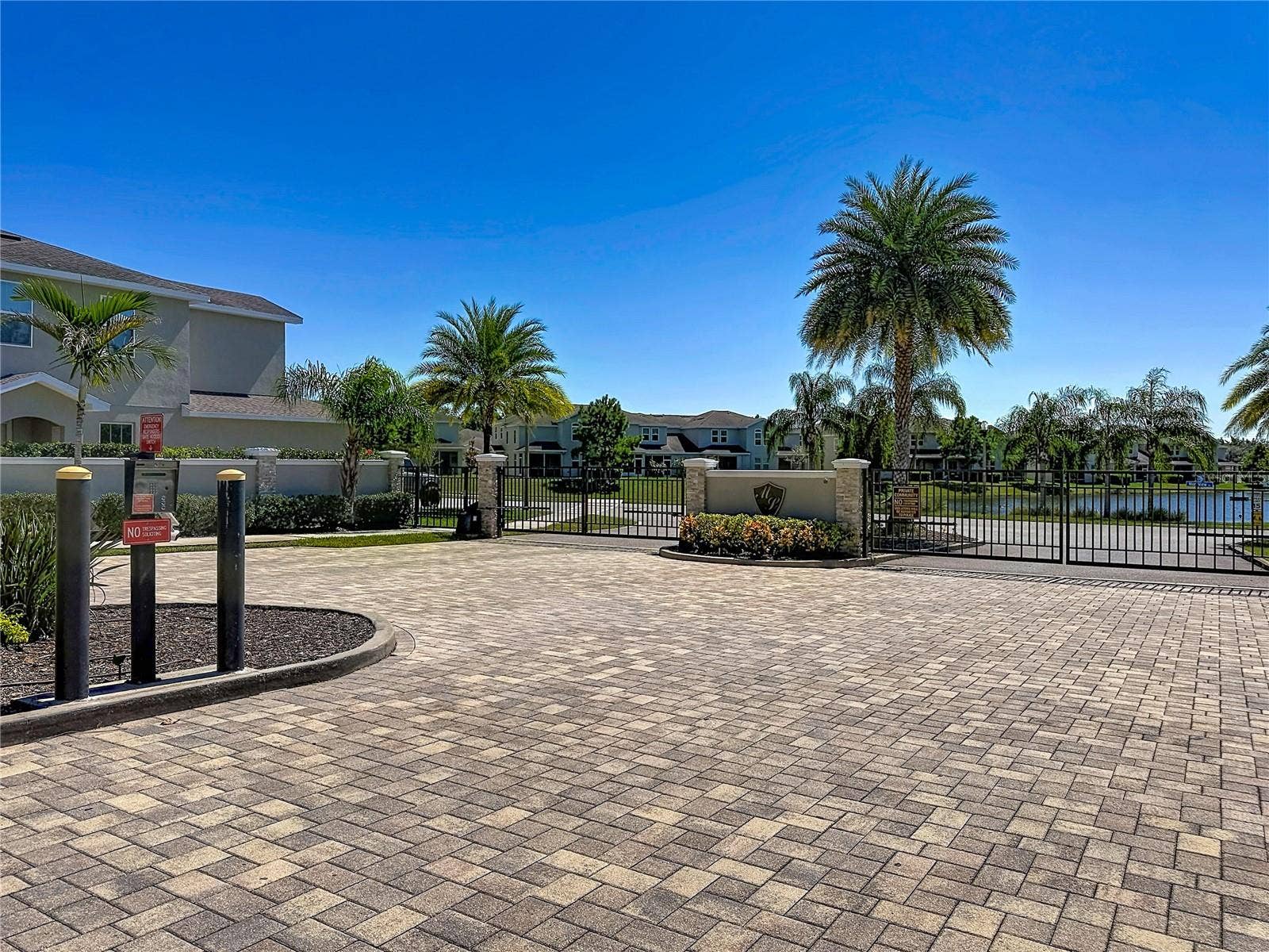 2270 MONTVIEW DRIVE, Clearwater, FL 33763 Beautifully manicured, GATED COMMUNITY of Montclair Lake Townhomes, you'll appreciate the lovely surroundings, scenic ponds, and COMMUNITY POOL