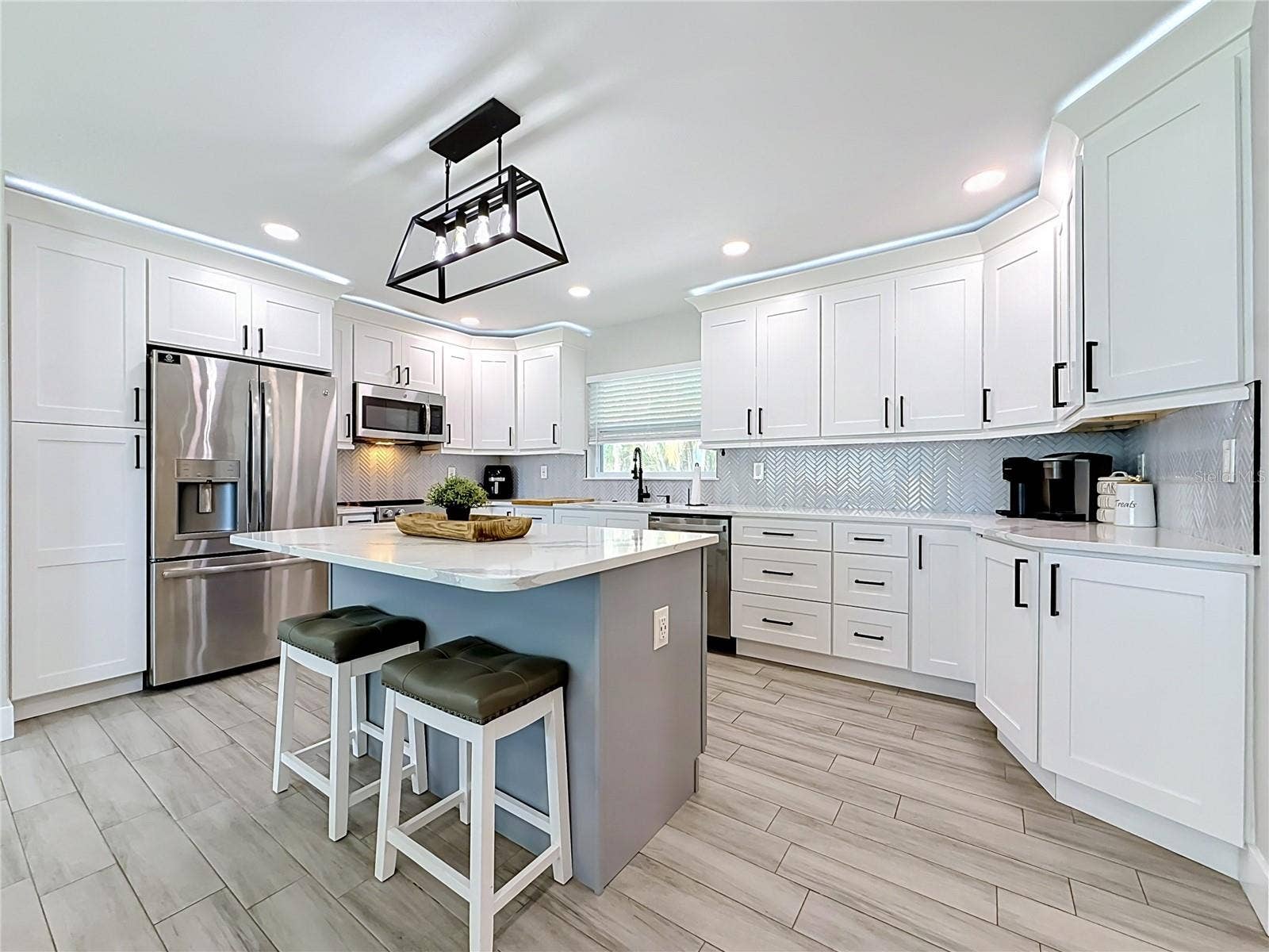 1509 BARBARA AVENUE, Clearwater, FL 33755 Quartz countertops