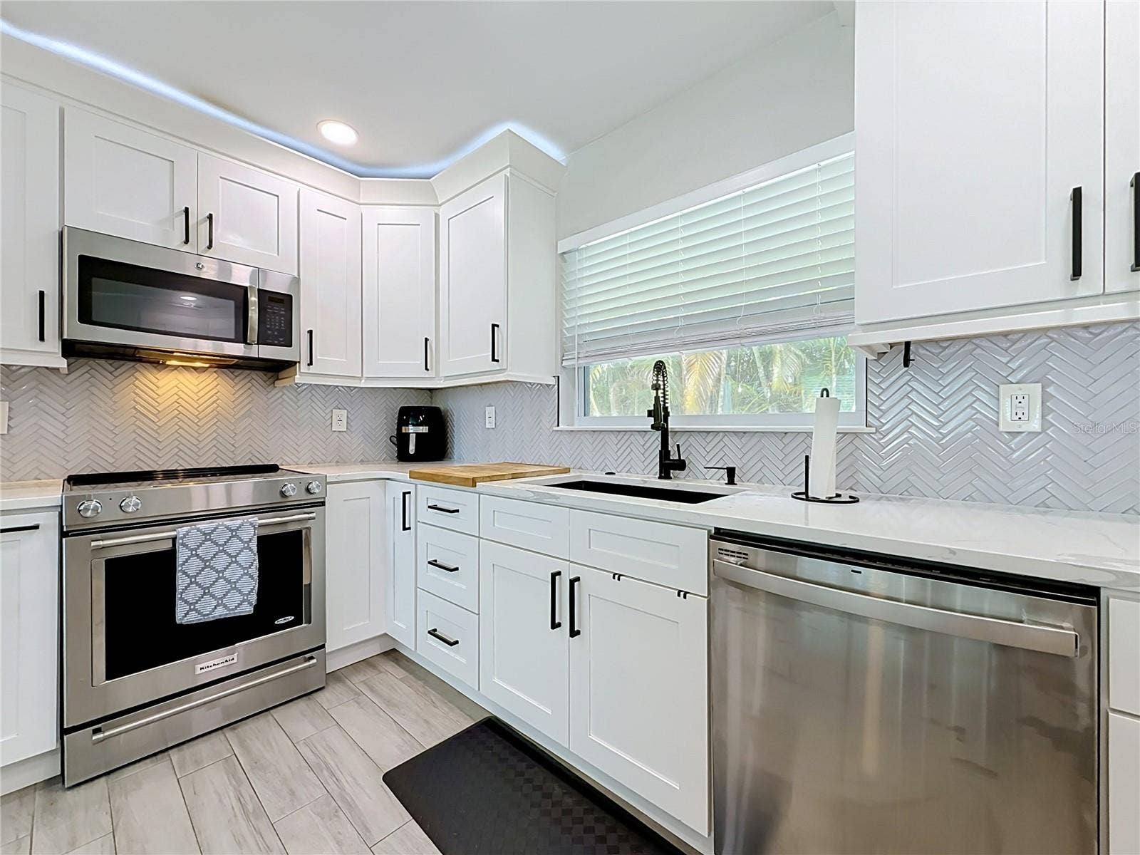 1509 BARBARA AVENUE, Clearwater, FL 33755 1509 BARBARA AVENUE, Clearwater, FL 33755