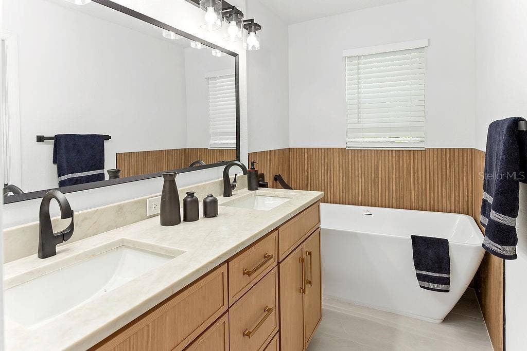 8907 ASHFORD GABLES, Tampa, FL 33626 8907 ASHFORD GABLES, Tampa, FL 33626