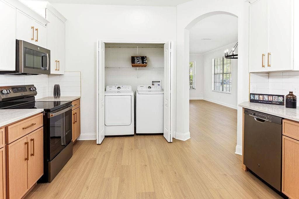 8907 ASHFORD GABLES, Tampa, FL 33626 8907 ASHFORD GABLES, Tampa, FL 33626
