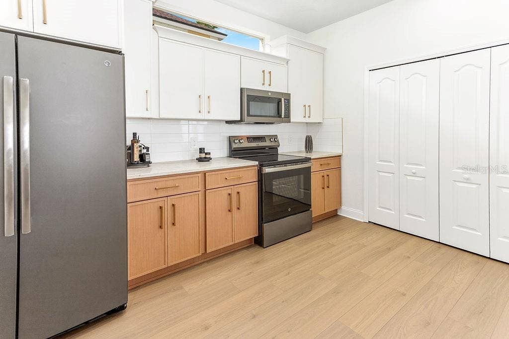 8907 ASHFORD GABLES, Tampa, FL 33626 8907 ASHFORD GABLES, Tampa, FL 33626