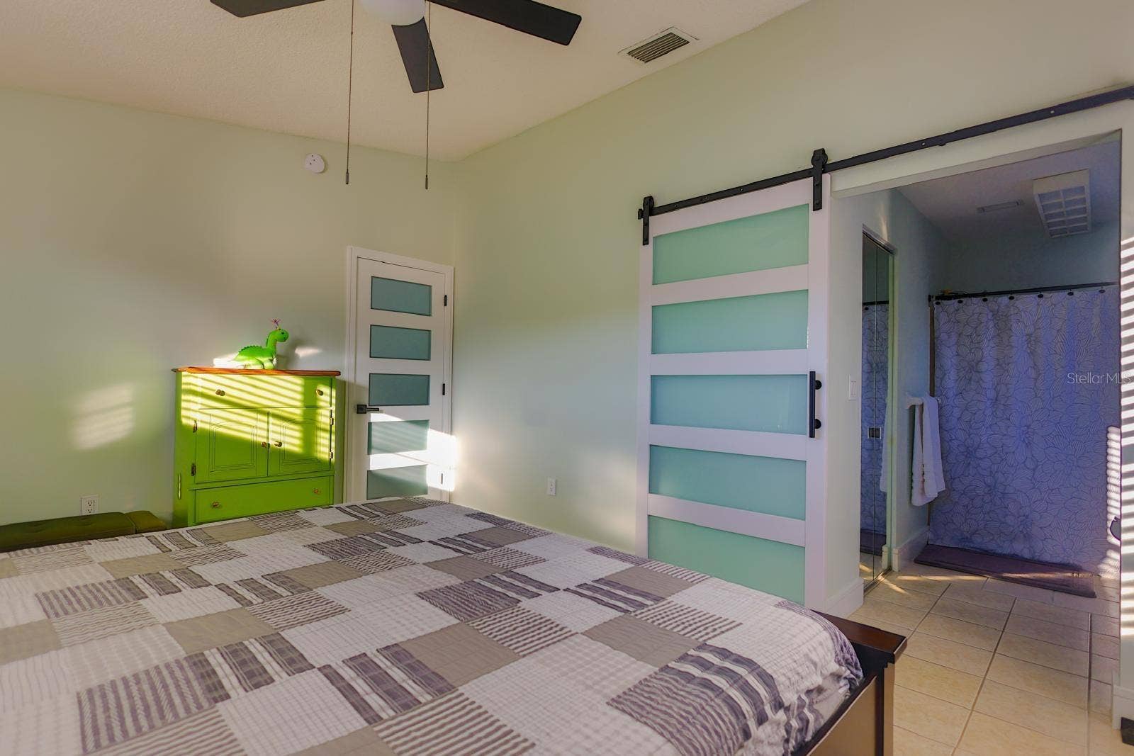4004 HIGHLAND AVENUE W, Bradenton, FL 34205 4004 HIGHLAND AVENUE W, Bradenton, FL 34205