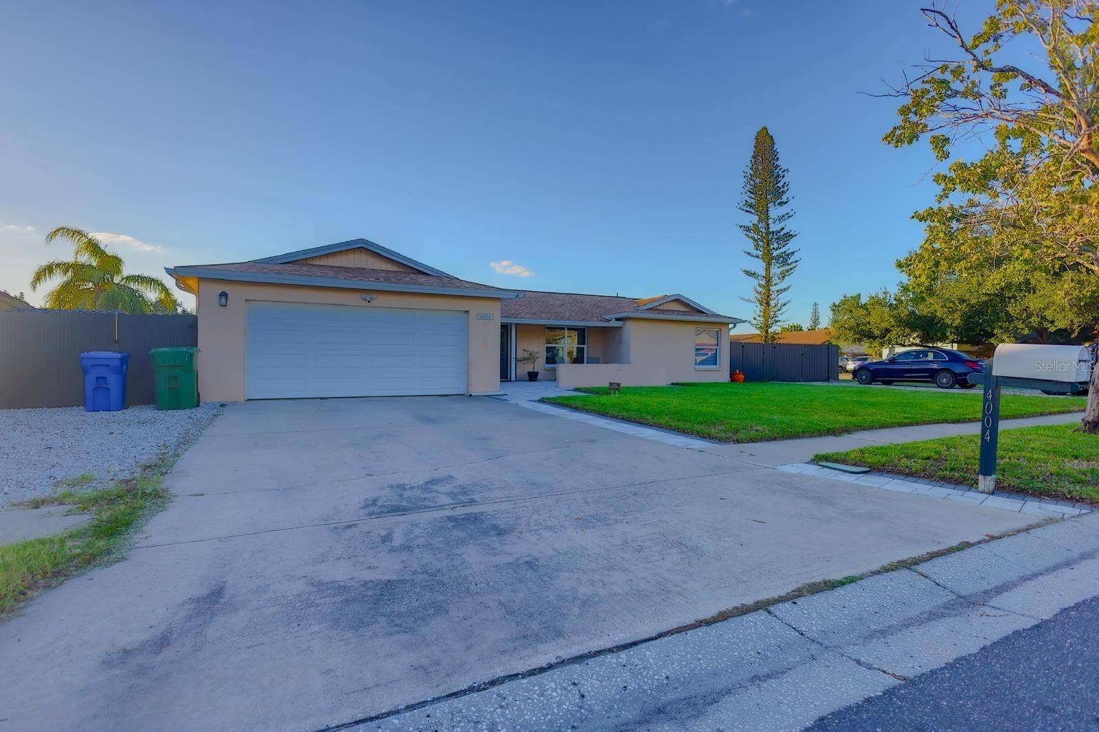 4004 HIGHLAND AVENUE W, Bradenton, FL 34205 4004 HIGHLAND AVENUE W, Bradenton, FL 34205