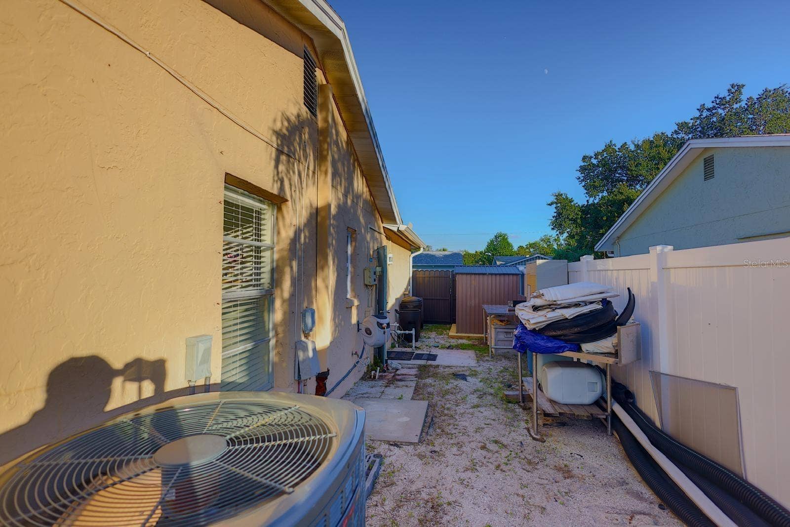 4004 HIGHLAND AVENUE W, Bradenton, FL 34205 4004 HIGHLAND AVENUE W, Bradenton, FL 34205