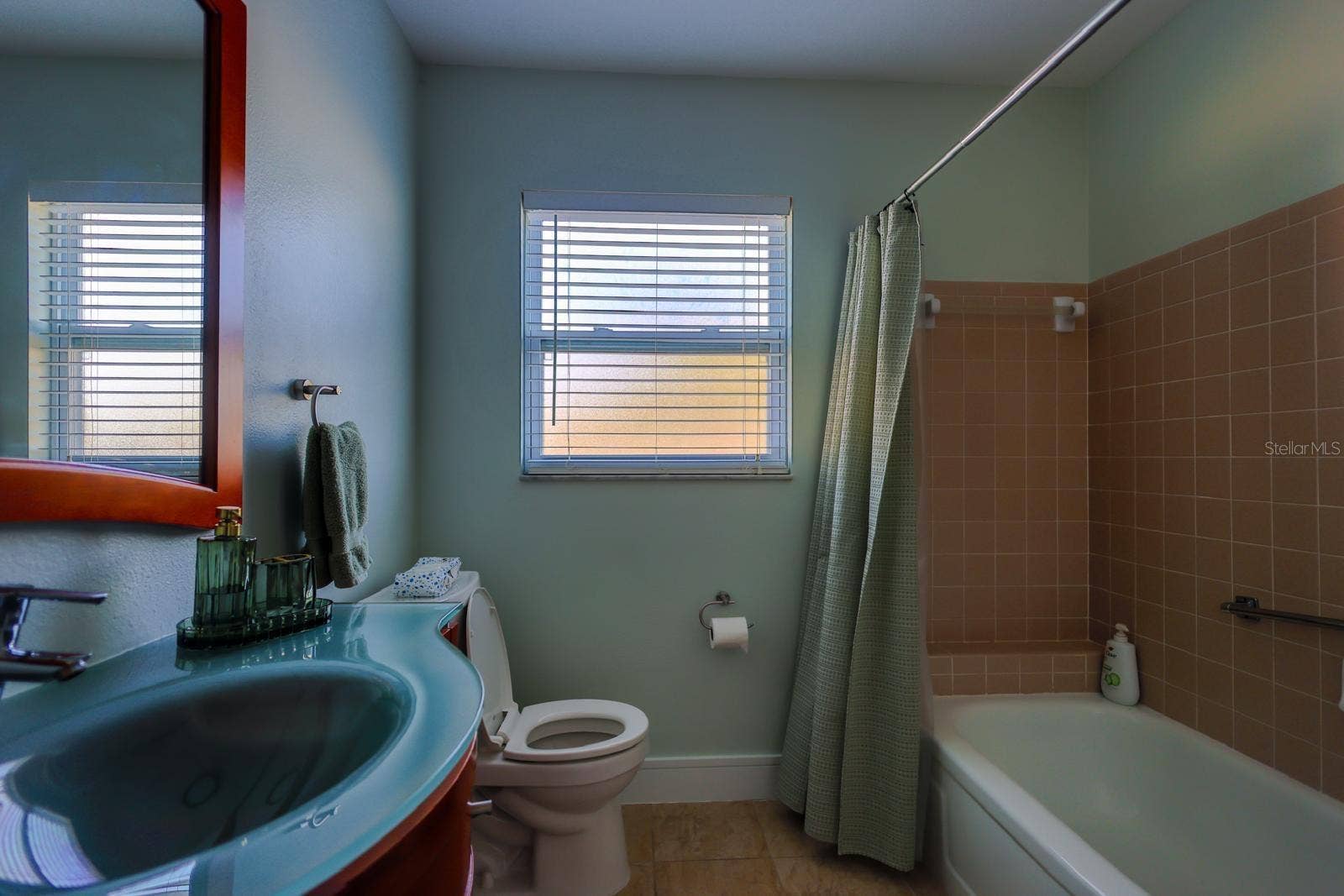 4004 HIGHLAND AVENUE W, Bradenton, FL 34205 4004 HIGHLAND AVENUE W, Bradenton, FL 34205