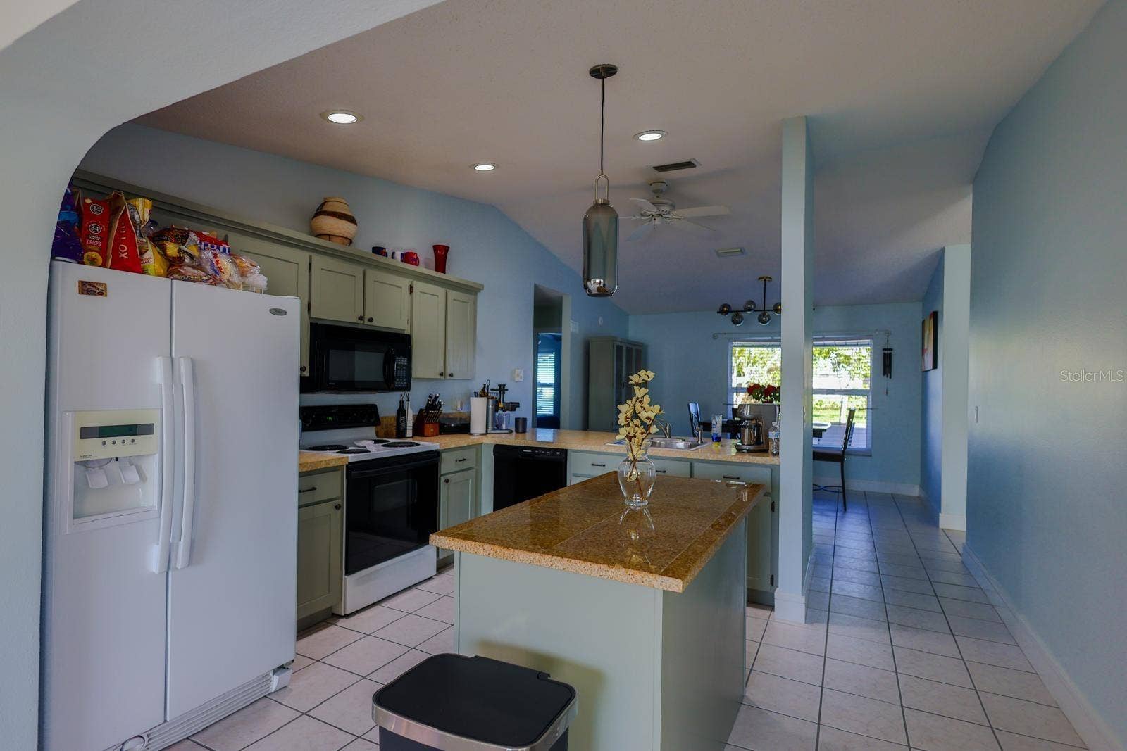 4004 HIGHLAND AVENUE W, Bradenton, FL 34205 4004 HIGHLAND AVENUE W, Bradenton, FL 34205