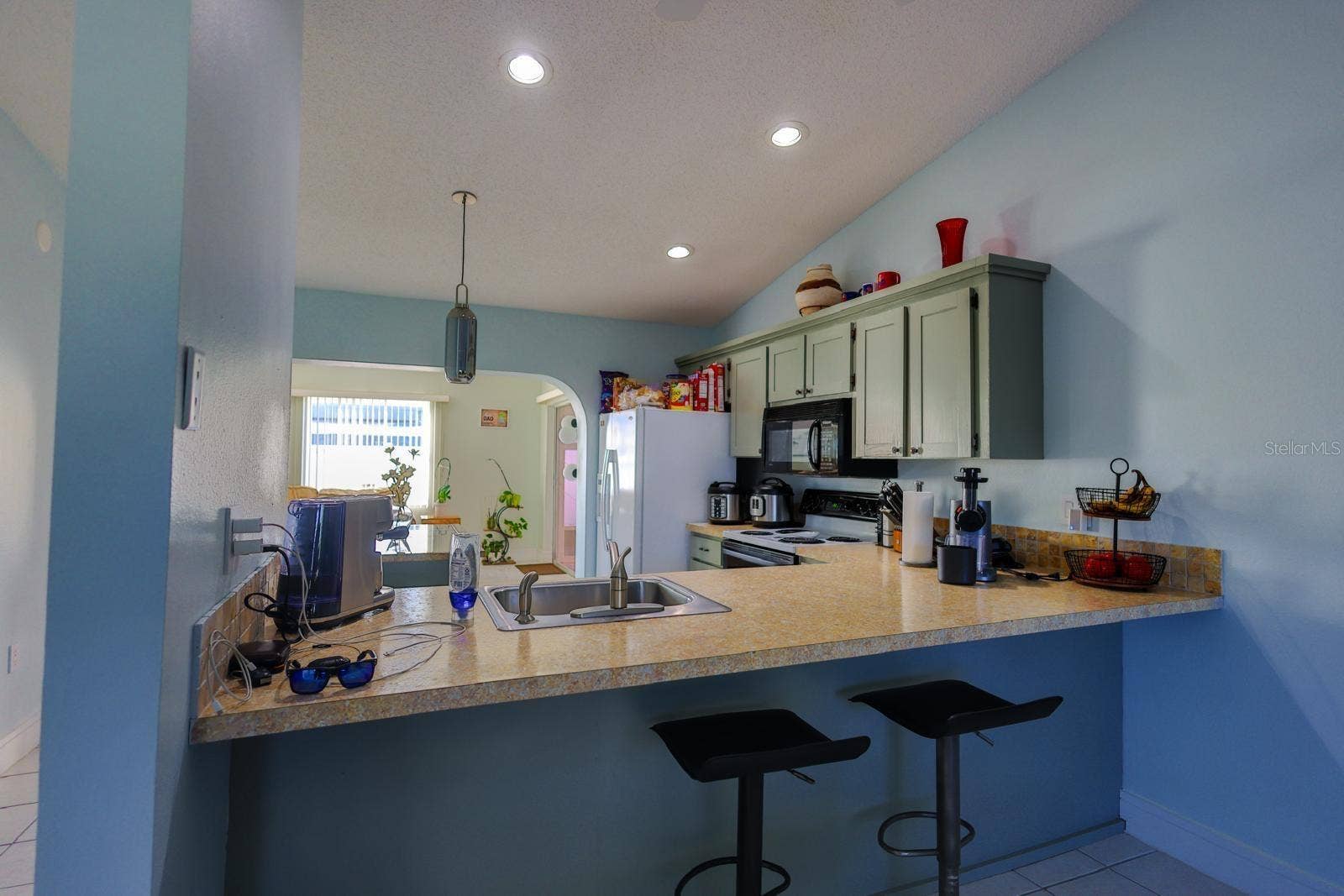 4004 HIGHLAND AVENUE W, Bradenton, FL 34205 4004 HIGHLAND AVENUE W, Bradenton, FL 34205