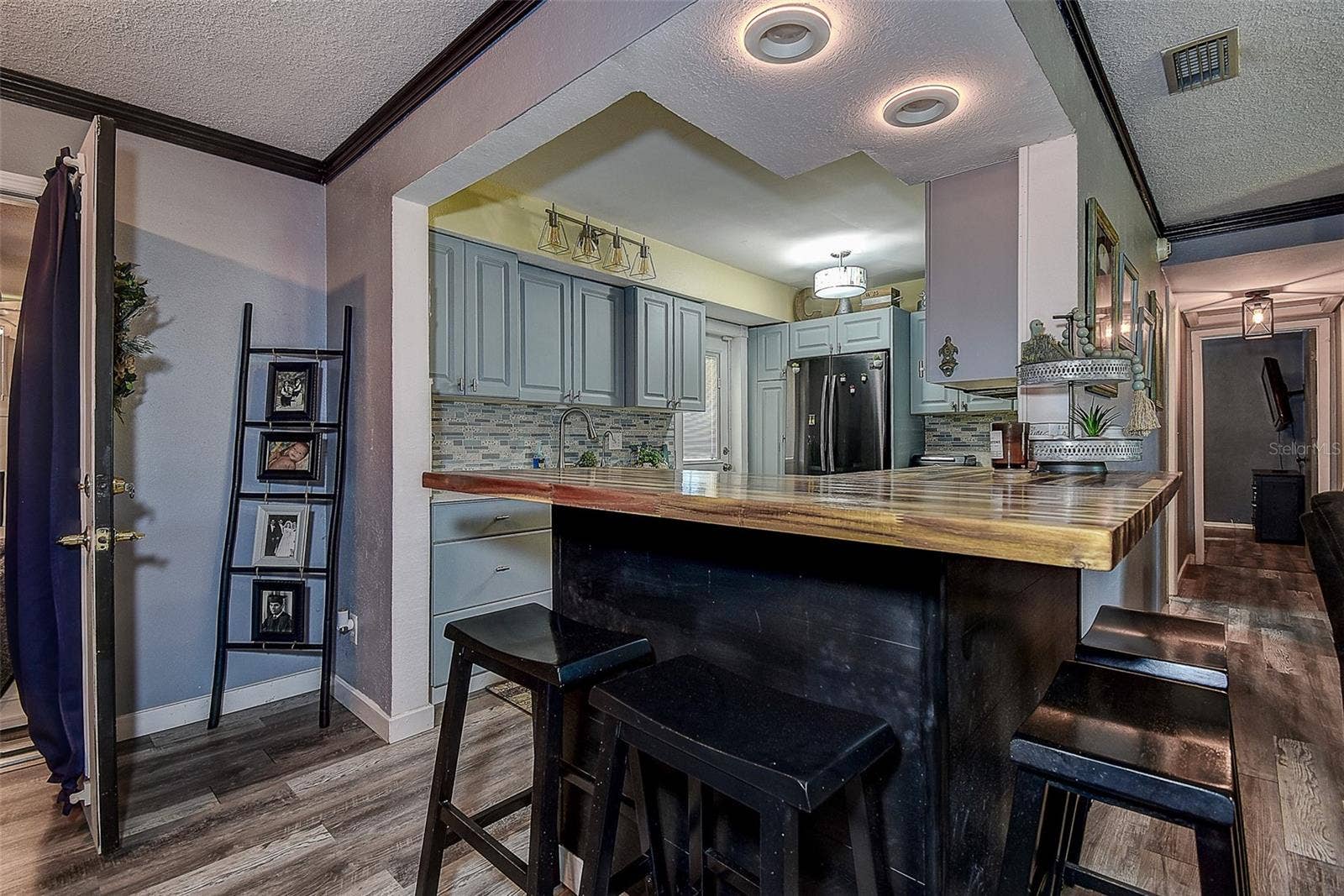 Kitchen Bar Area