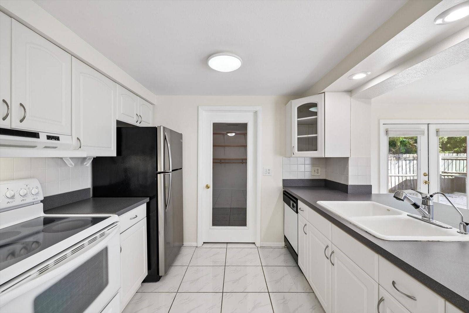 9371 110TH STREET, Seminole, FL 33772 9371 110TH STREET, Seminole, FL 33772