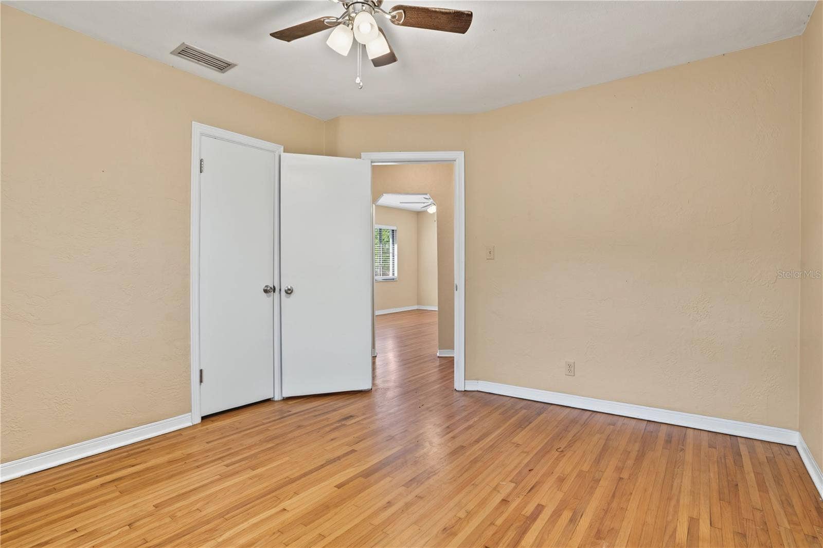 6459 3RD AVENUE S, St Petersburg, FL 33707 6459 3RD AVENUE S, St Petersburg, FL 33707