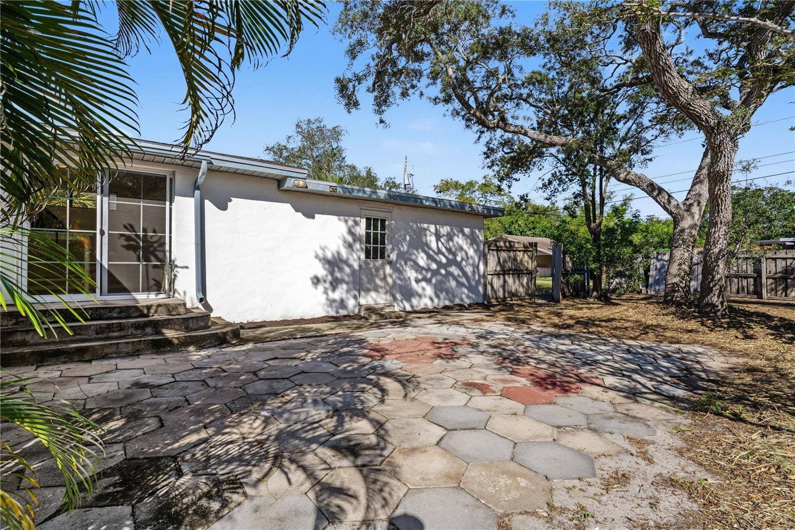 6459 3RD AVENUE S, St Petersburg, FL 33707 6459 3RD AVENUE S, St Petersburg, FL 33707