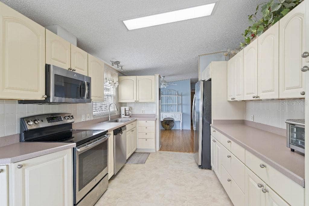 4901 4TH C STREET E, Bradenton, FL 34203 4901 4TH C STREET E, Bradenton, FL 34203
