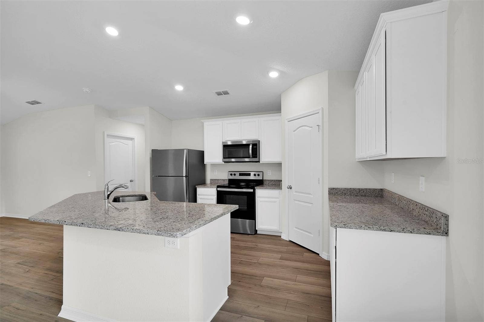176 MARION OAKS LANE, Ocala, FL 34473 176 MARION OAKS LANE, Ocala, FL 34473