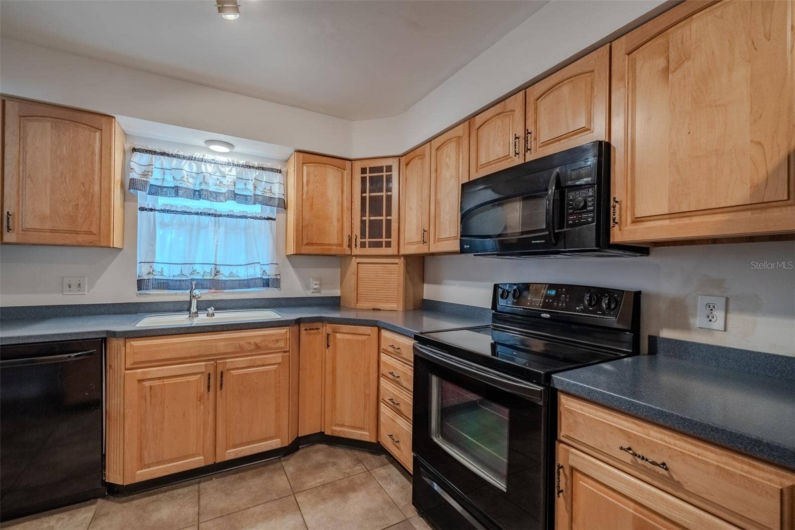 3302 KING RICHARD, Seffner, FL 33584 3302 KING RICHARD, Seffner, FL 33584