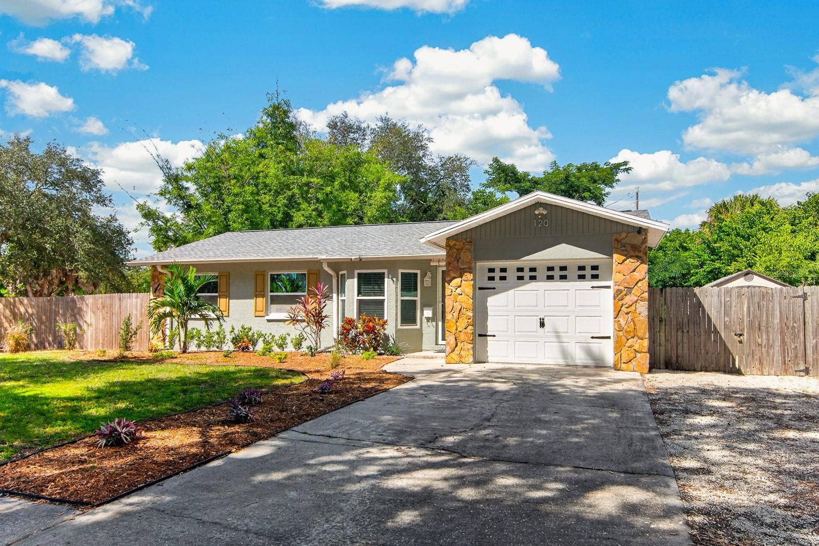 120 ORANGE AVENUE N, St Petersburg, FL 33710