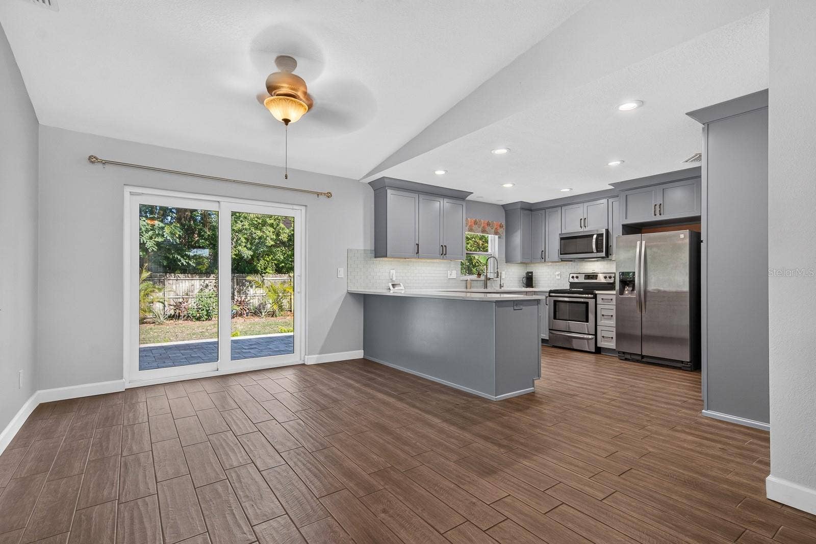 120 ORANGE AVENUE N, St Petersburg, FL 33710