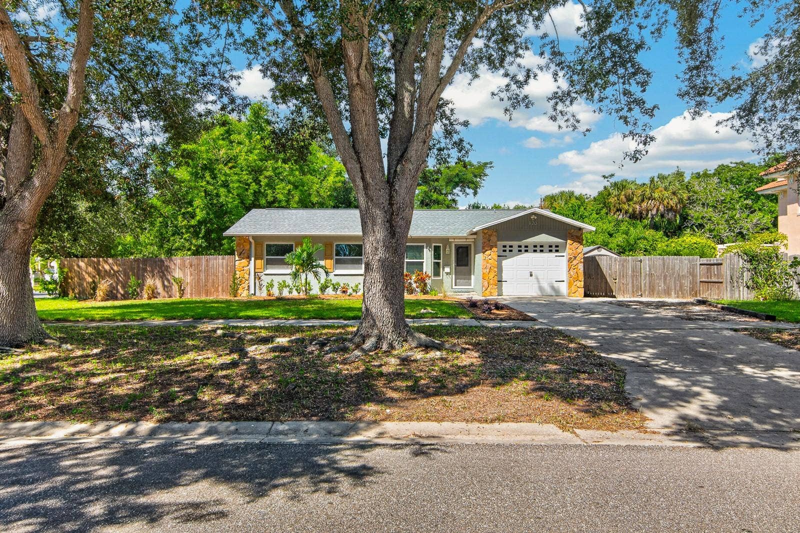 120 ORANGE AVENUE N, St Petersburg, FL 33710