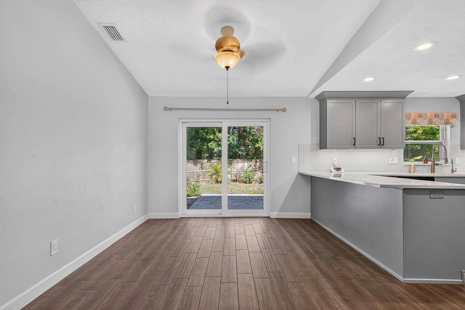 120 ORANGE AVENUE N, St Petersburg, FL 33710