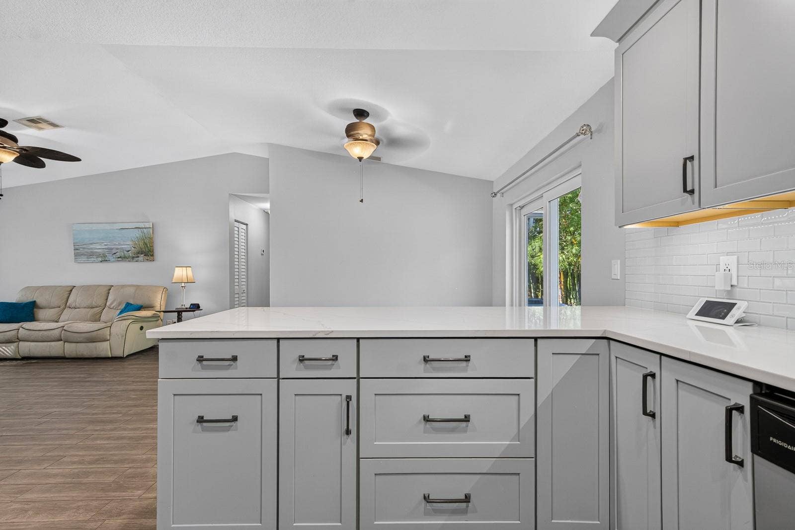 120 ORANGE AVENUE N, St Petersburg, FL 33710