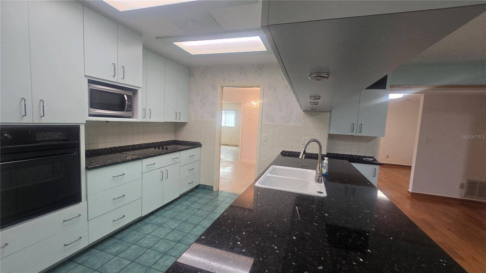 10386 112TH WAY N, Seminole, FL 33778 10386 112TH WAY N, Seminole, FL 33778