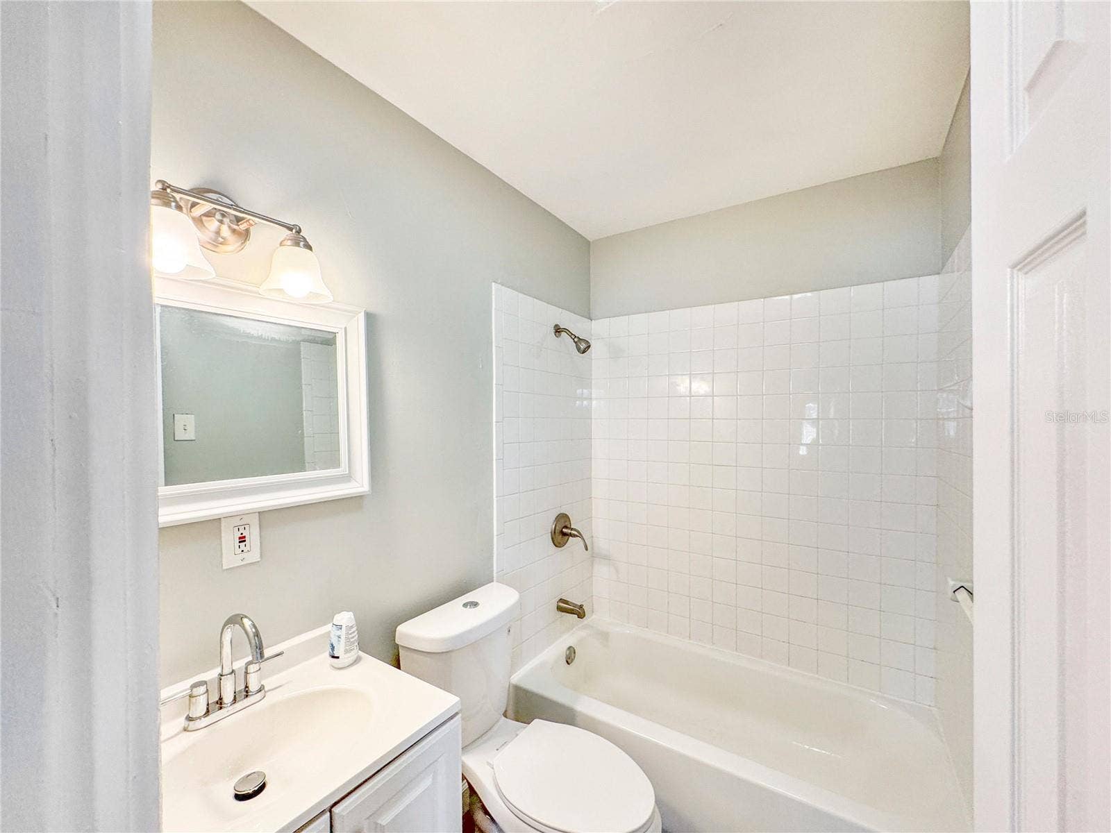 1104 YALE AVENUE, Bradenton, FL 34207 1104 YALE AVENUE, Bradenton, FL 34207