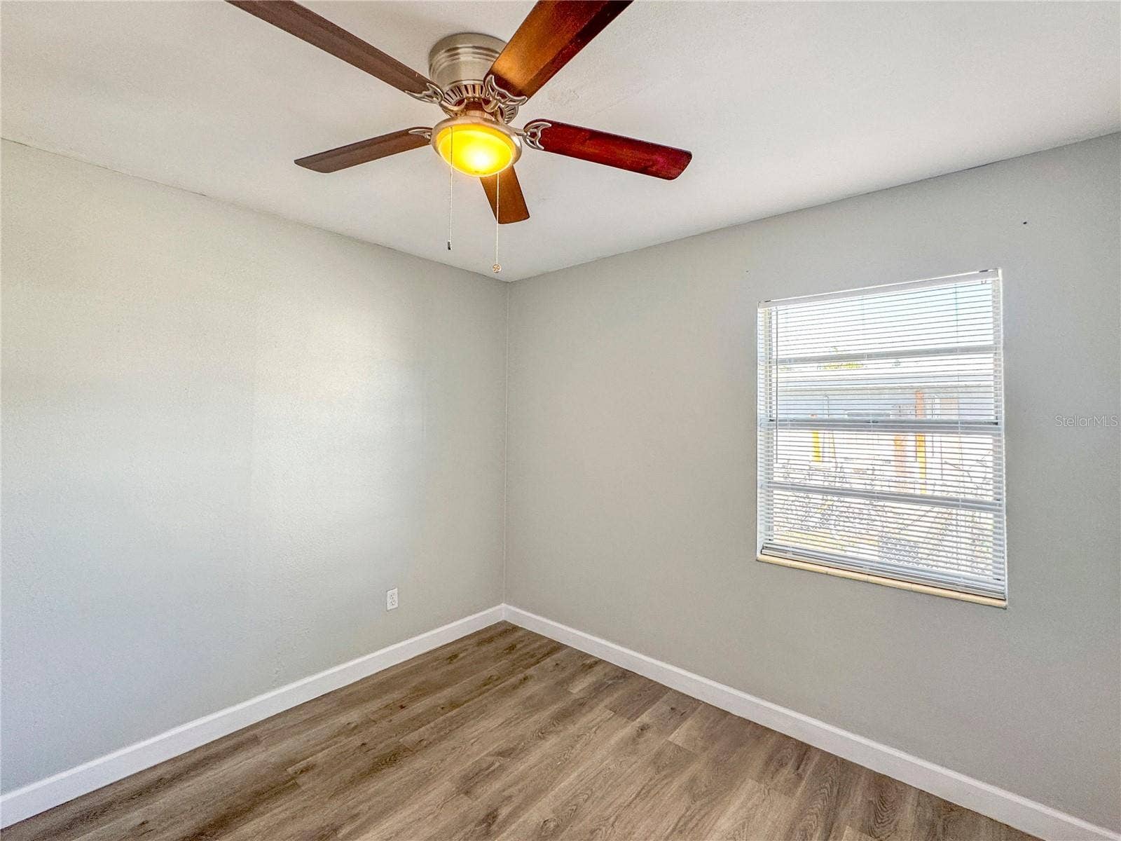 1104 YALE AVENUE, Bradenton, FL 34207 1104 YALE AVENUE, Bradenton, FL 34207