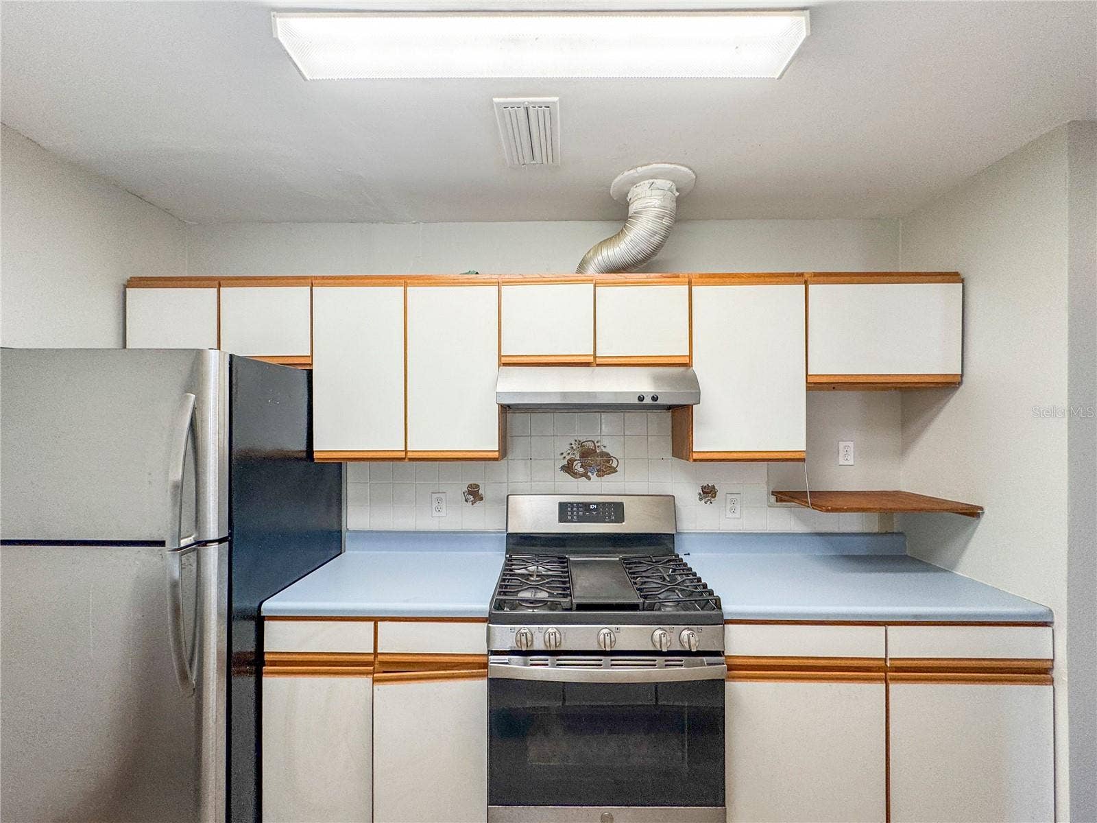 1104 YALE AVENUE, Bradenton, FL 34207 1104 YALE AVENUE, Bradenton, FL 34207