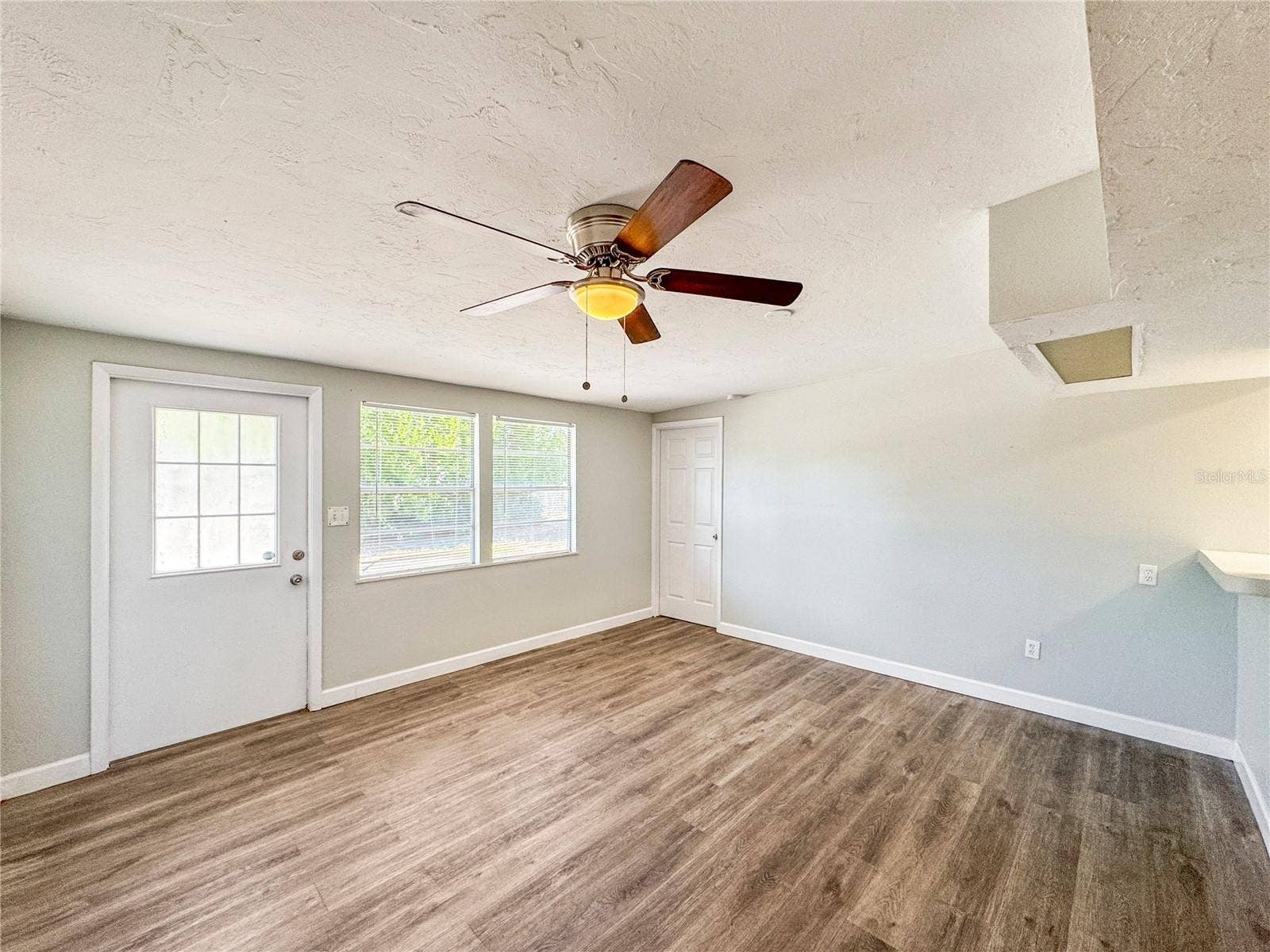 1104 YALE AVENUE, Bradenton, FL 34207 1104 YALE AVENUE, Bradenton, FL 34207