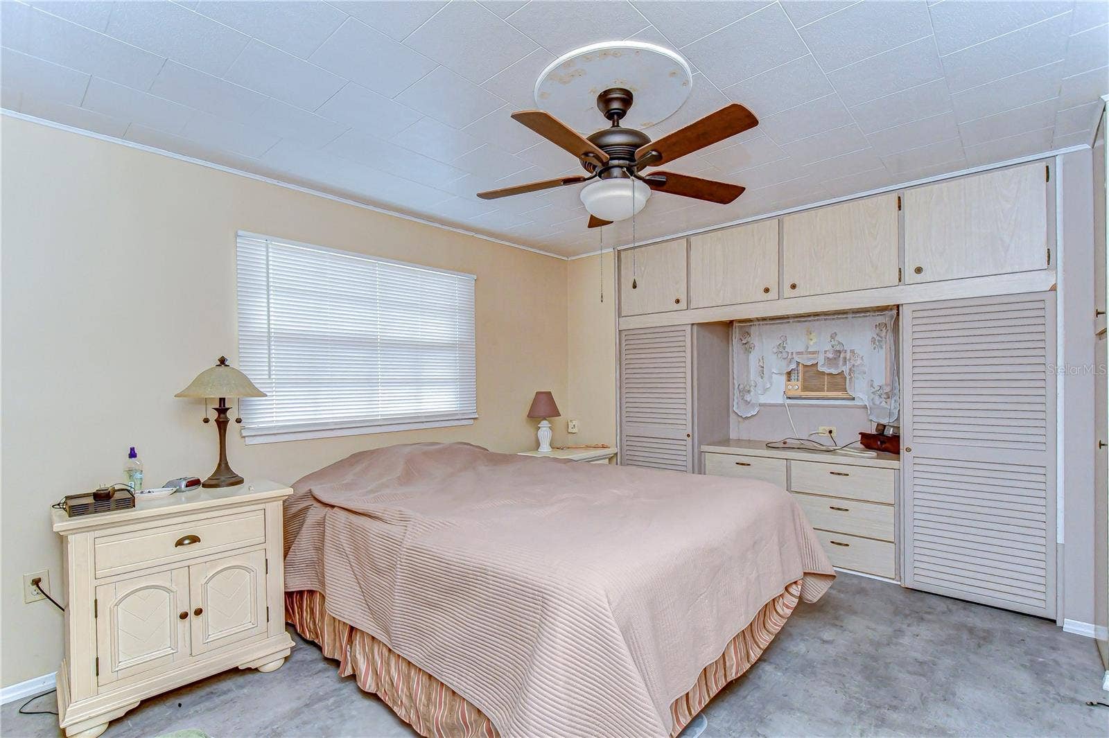 6046 HARRIET STREET, Zephyrhills, FL 33542