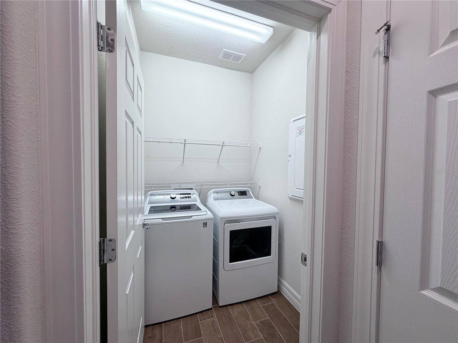 19420 SHIP WHEEL WAY, Land O Lakes, FL 34638 Indoor Laundry