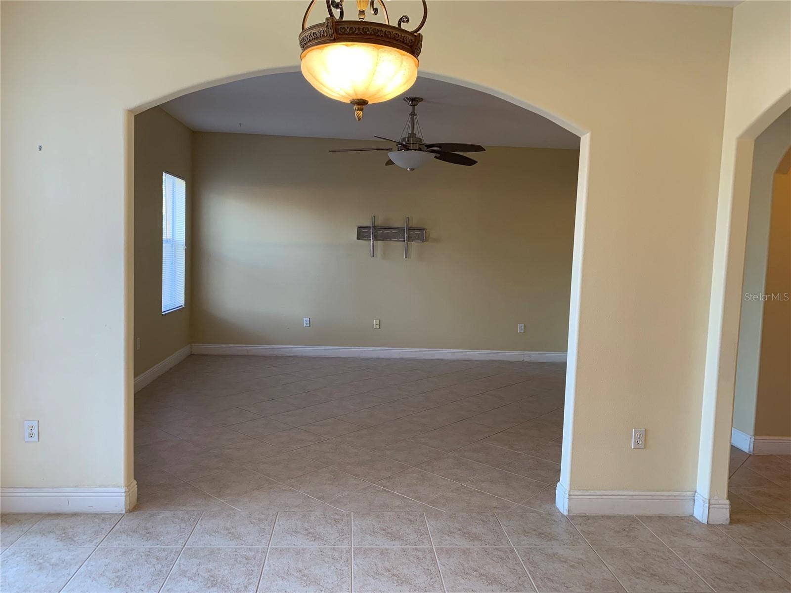 8810 CAMERON CREST DRIVE, Tampa, FL 33626
