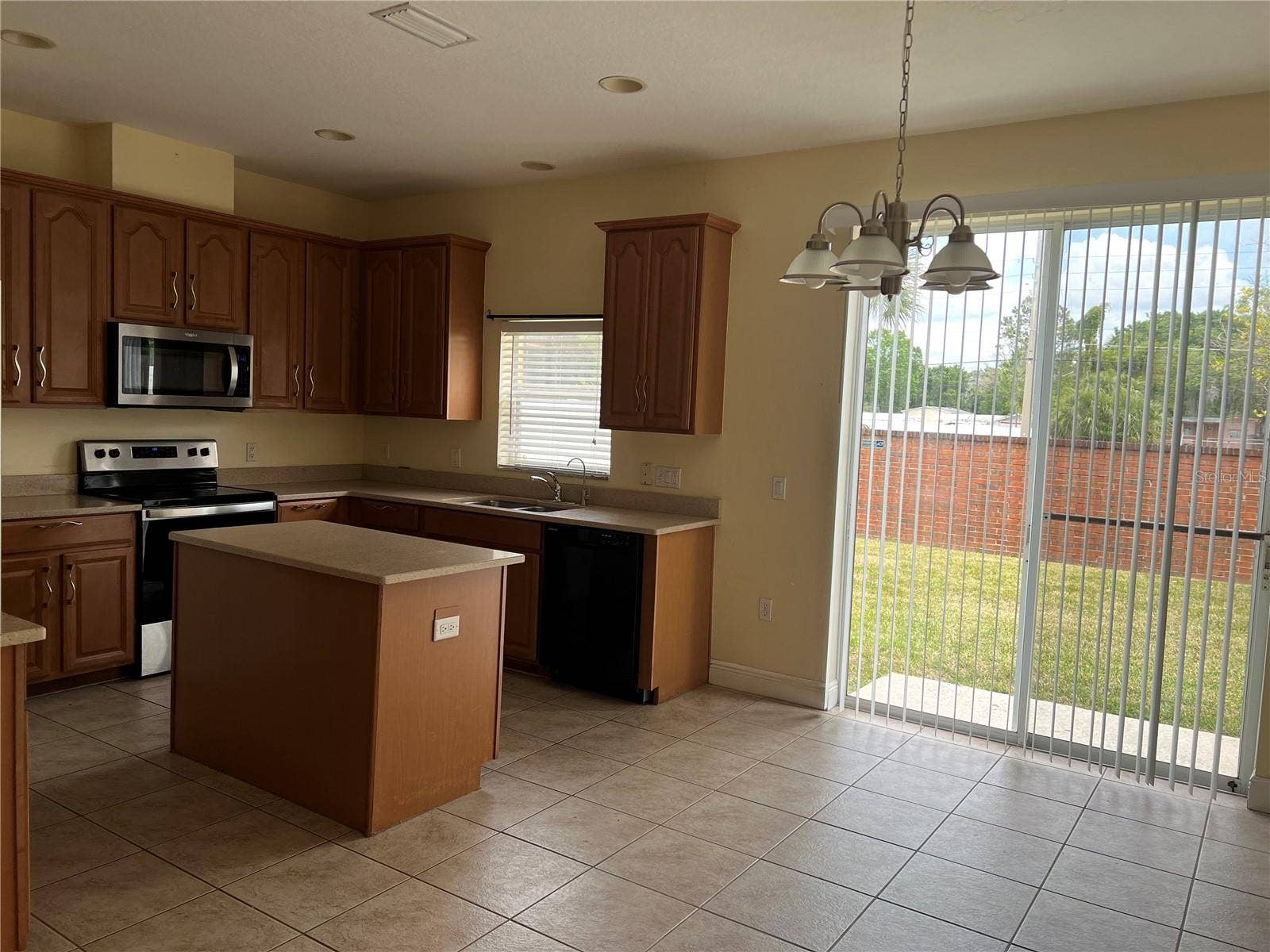 8810 CAMERON CREST DRIVE, Tampa, FL 33626