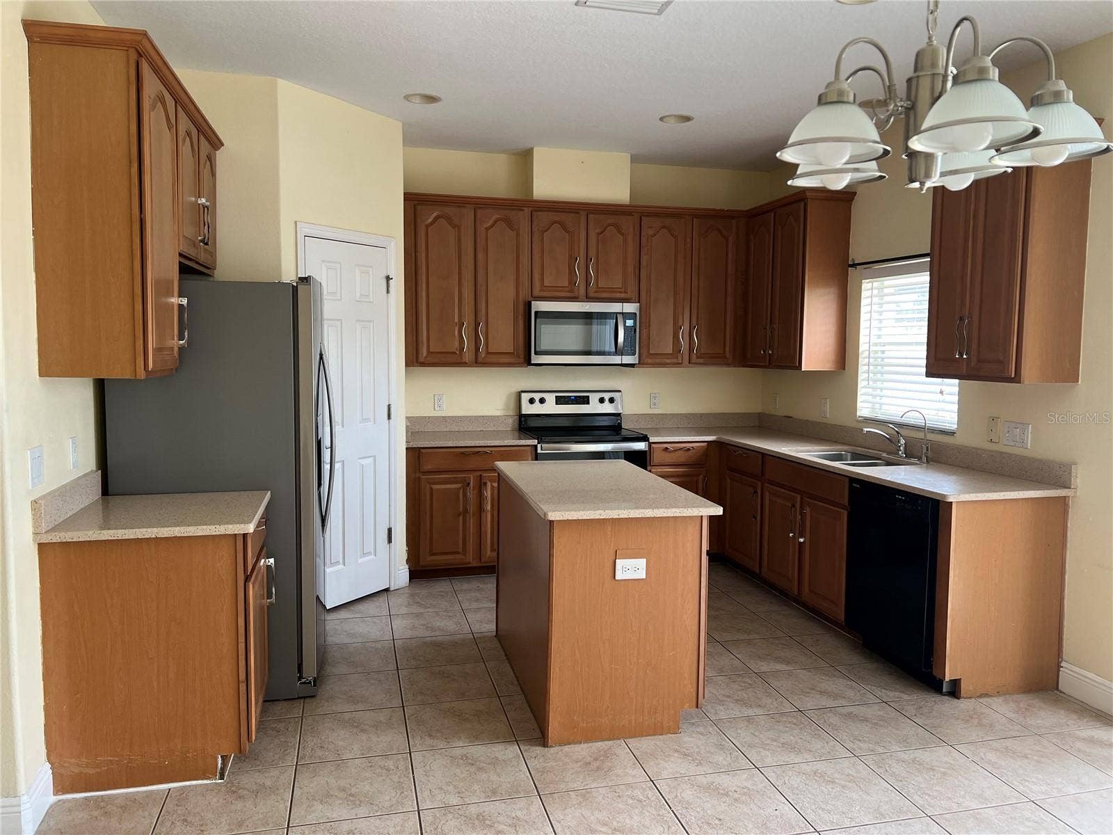 8810 CAMERON CREST DRIVE, Tampa, FL 33626