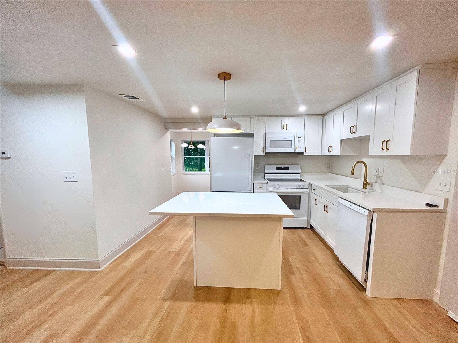 6215 58TH AVENUE N, St Petersburg, FL 33709