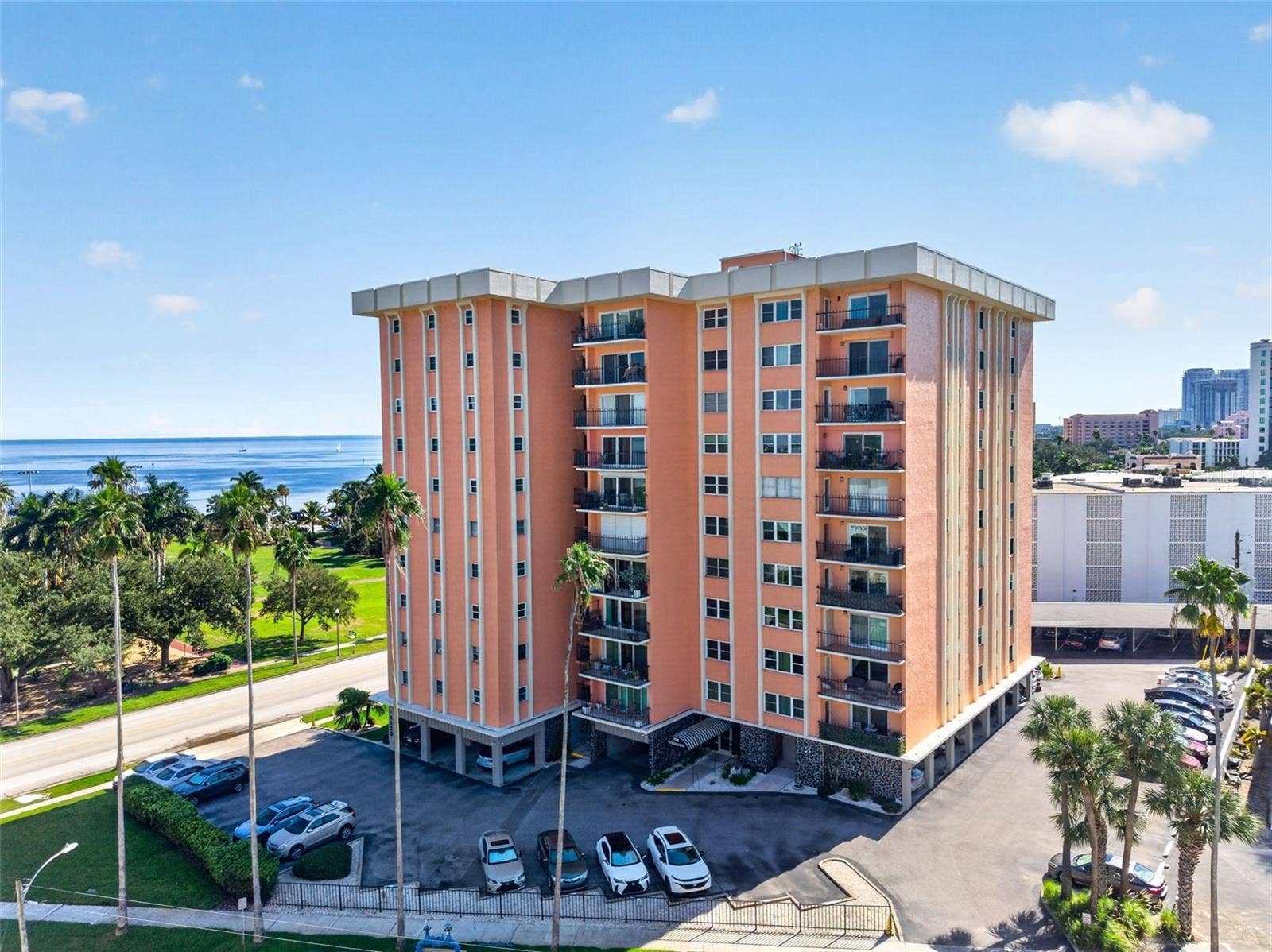 1120 N SHORE DRIVE NE, #502, St Petersburg, FL 33701