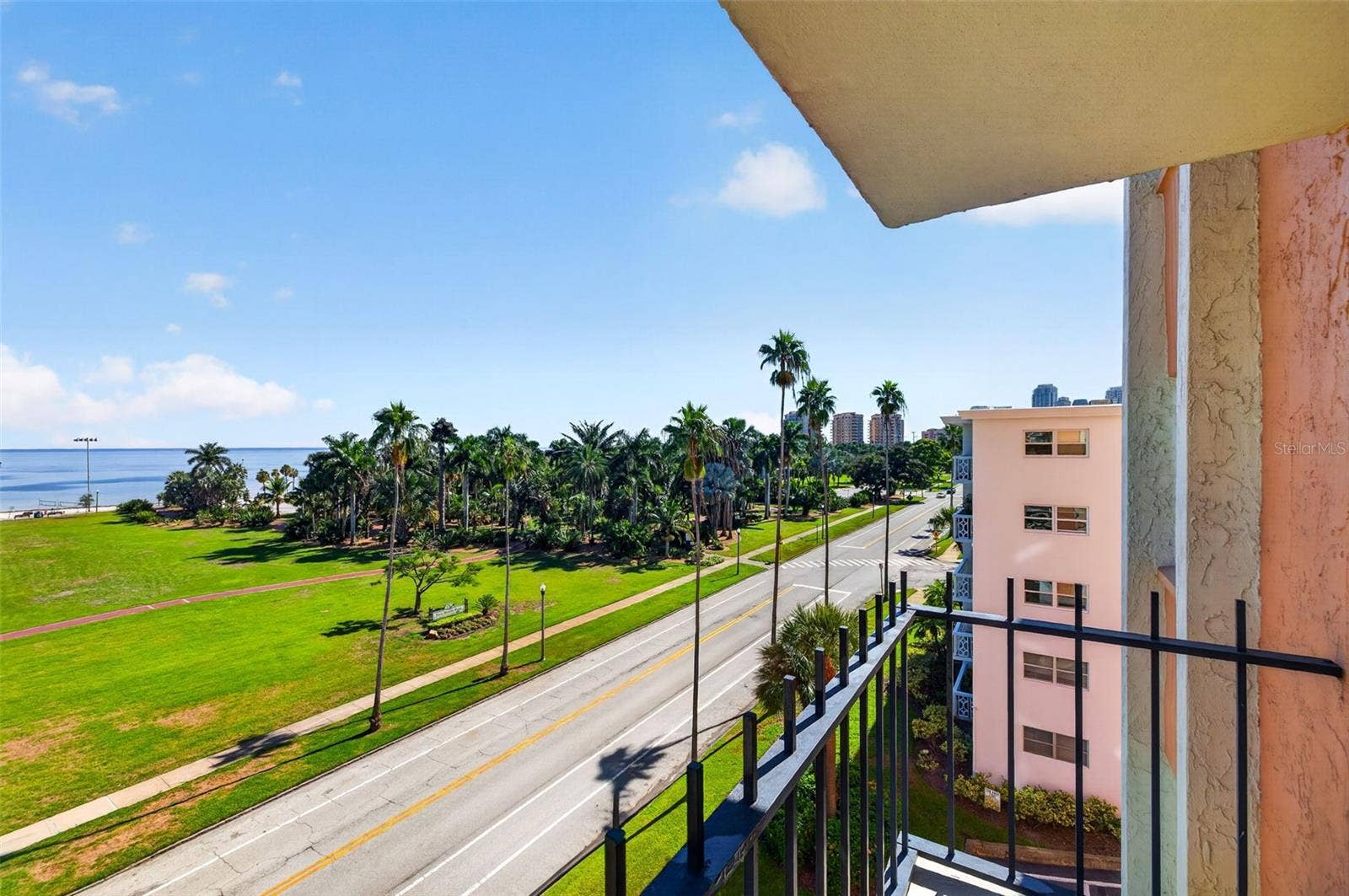 1120 N SHORE DRIVE NE, #502, St Petersburg, FL 33701