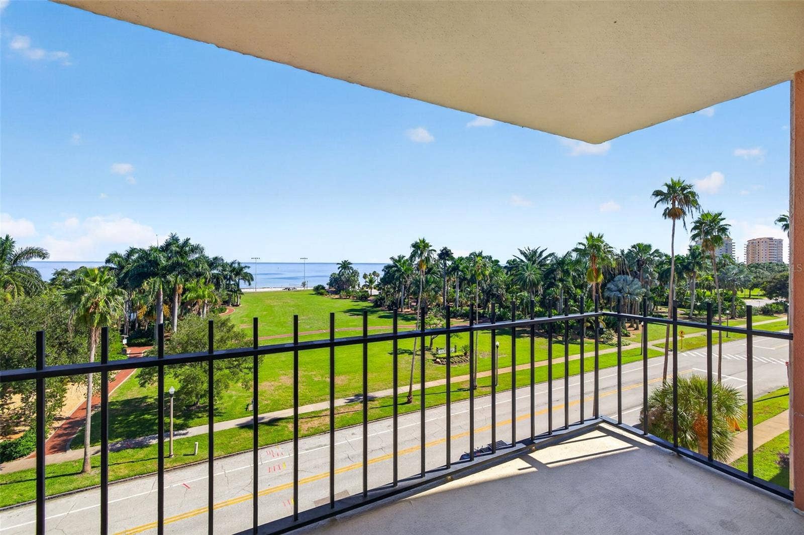 1120 N SHORE DRIVE NE, #502, St Petersburg, FL 33701