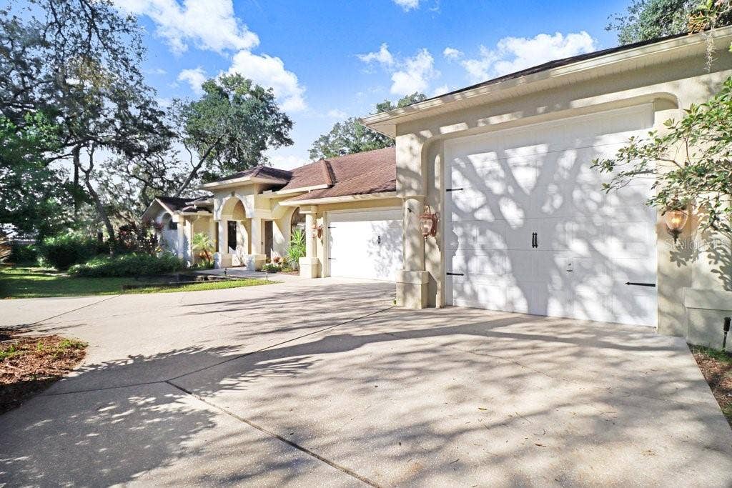 8705 CRESCENT FOREST BOULEVARD, New Port Richey, FL 34654