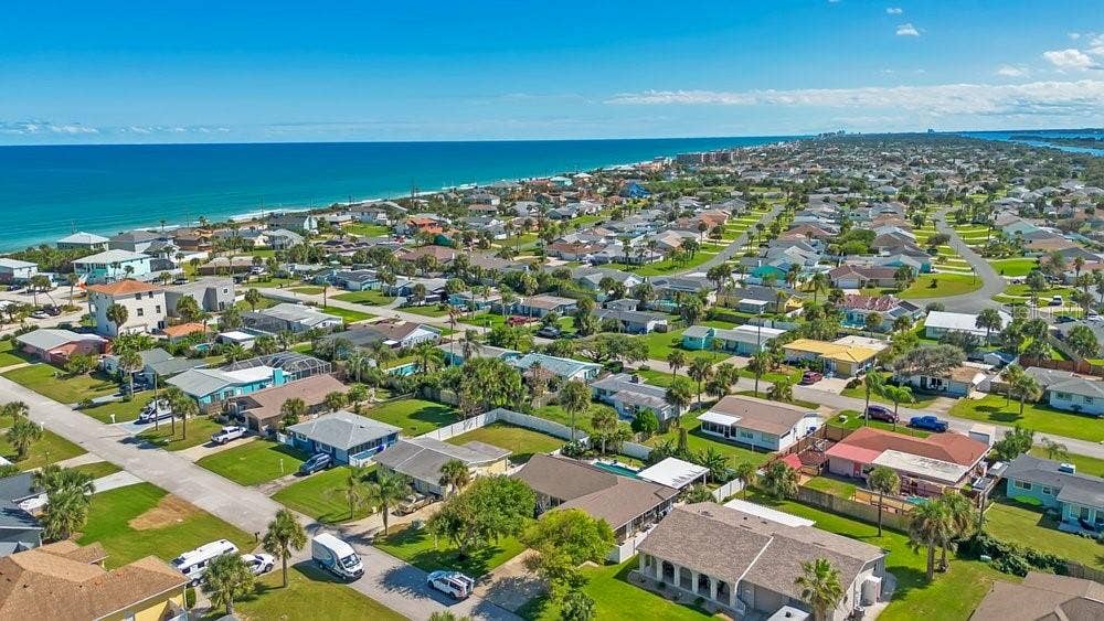 16 TARPON AVENUE, Ormond Beach, FL 32176 16 TARPON AVENUE, Ormond Beach, FL 32176