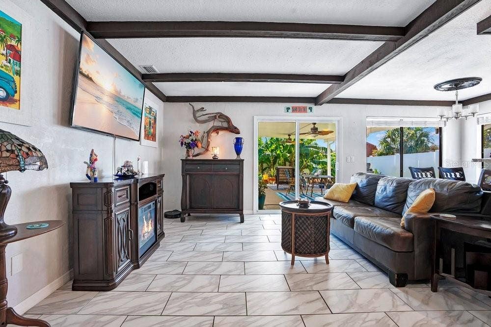 16 TARPON AVENUE, Ormond Beach, FL 32176 16 TARPON AVENUE, Ormond Beach, FL 32176