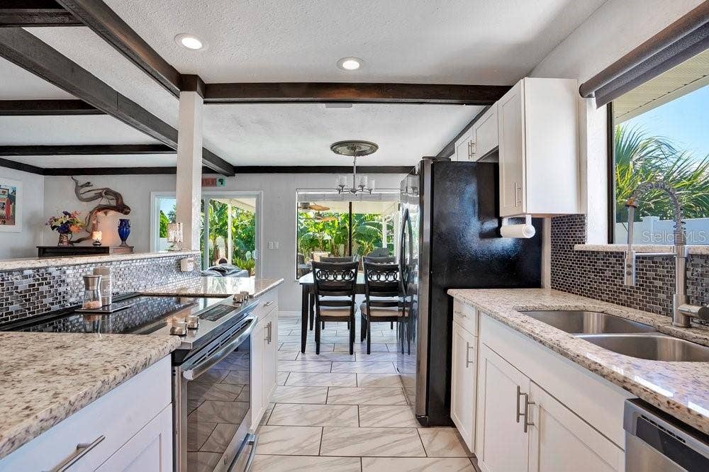 16 TARPON AVENUE, Ormond Beach, FL 32176 16 TARPON AVENUE, Ormond Beach, FL 32176