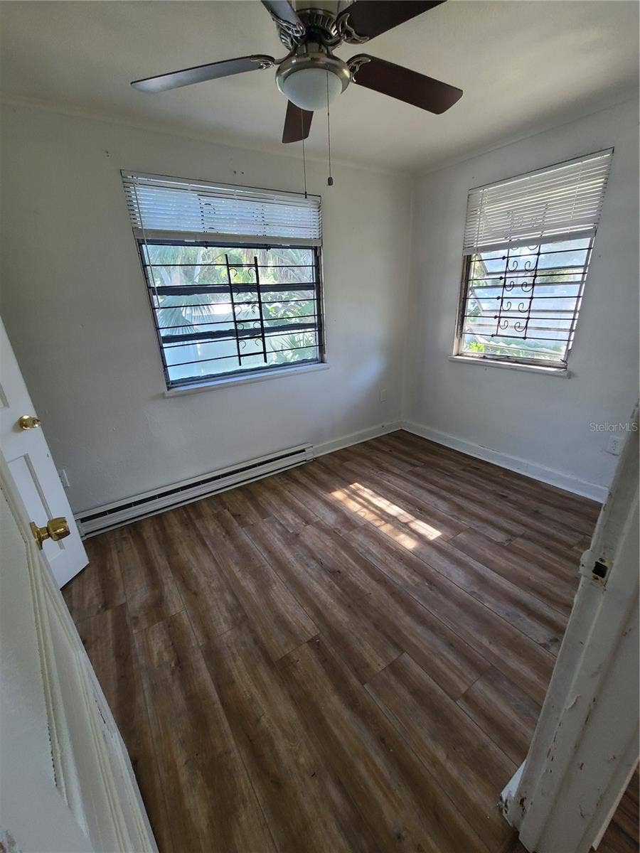 1060 18TH AVENUE S, St Petersburg, FL 33705 1060 18TH AVENUE S, St Petersburg, FL 33705