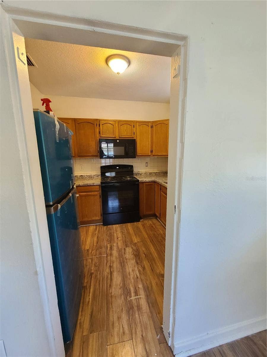1060 18TH AVENUE S, St Petersburg, FL 33705 1060 18TH AVENUE S, St Petersburg, FL 33705