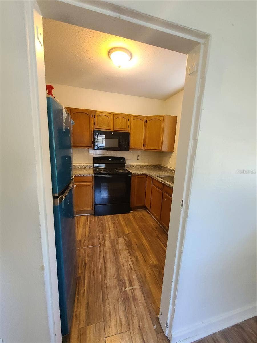 1060 18TH AVENUE S, St Petersburg, FL 33705 1060 18TH AVENUE S, St Petersburg, FL 33705