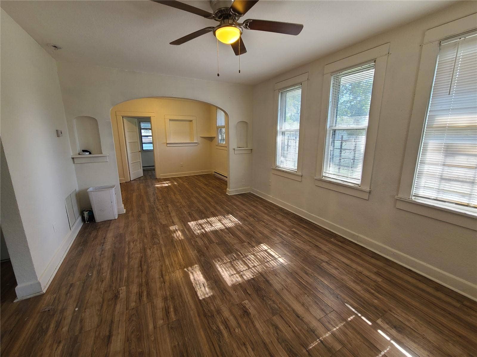 1060 18TH AVENUE S, St Petersburg, FL 33705 1060 18TH AVENUE S, St Petersburg, FL 33705