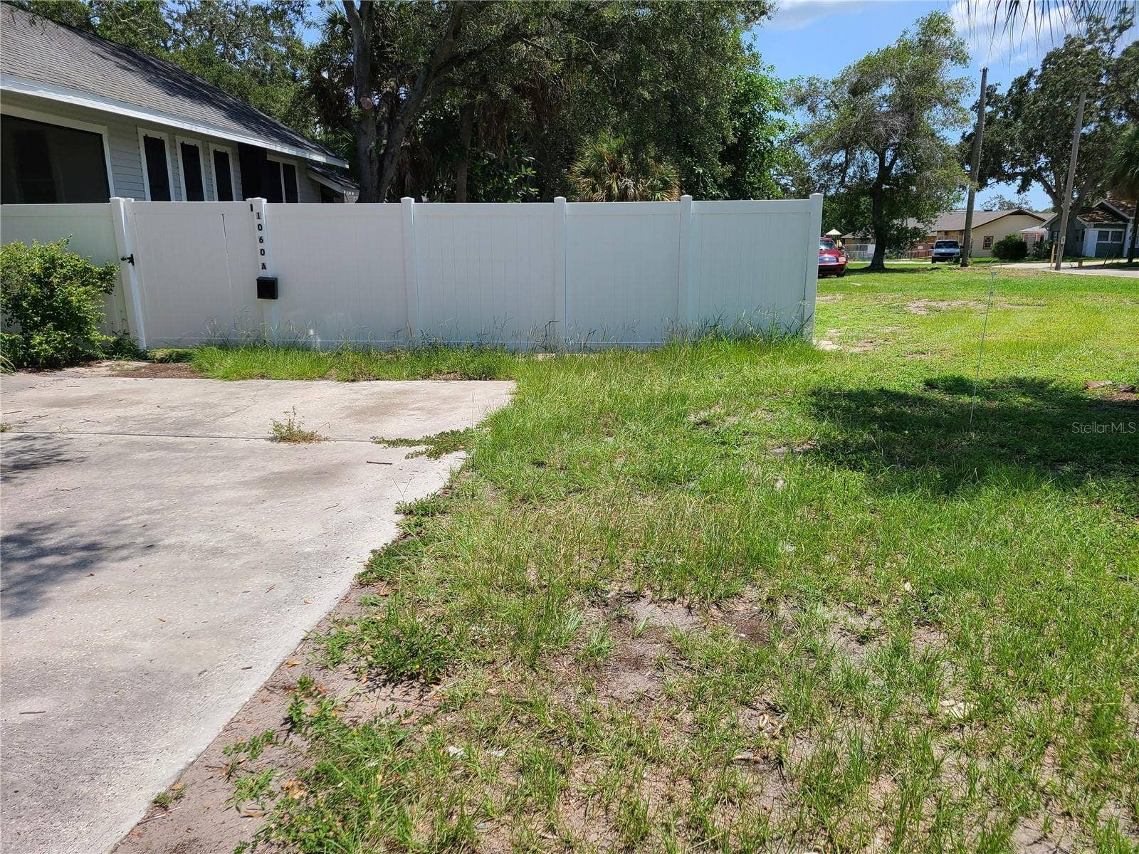1060 18TH AVENUE S, St Petersburg, FL 33705 1060 18TH AVENUE S, St Petersburg, FL 33705