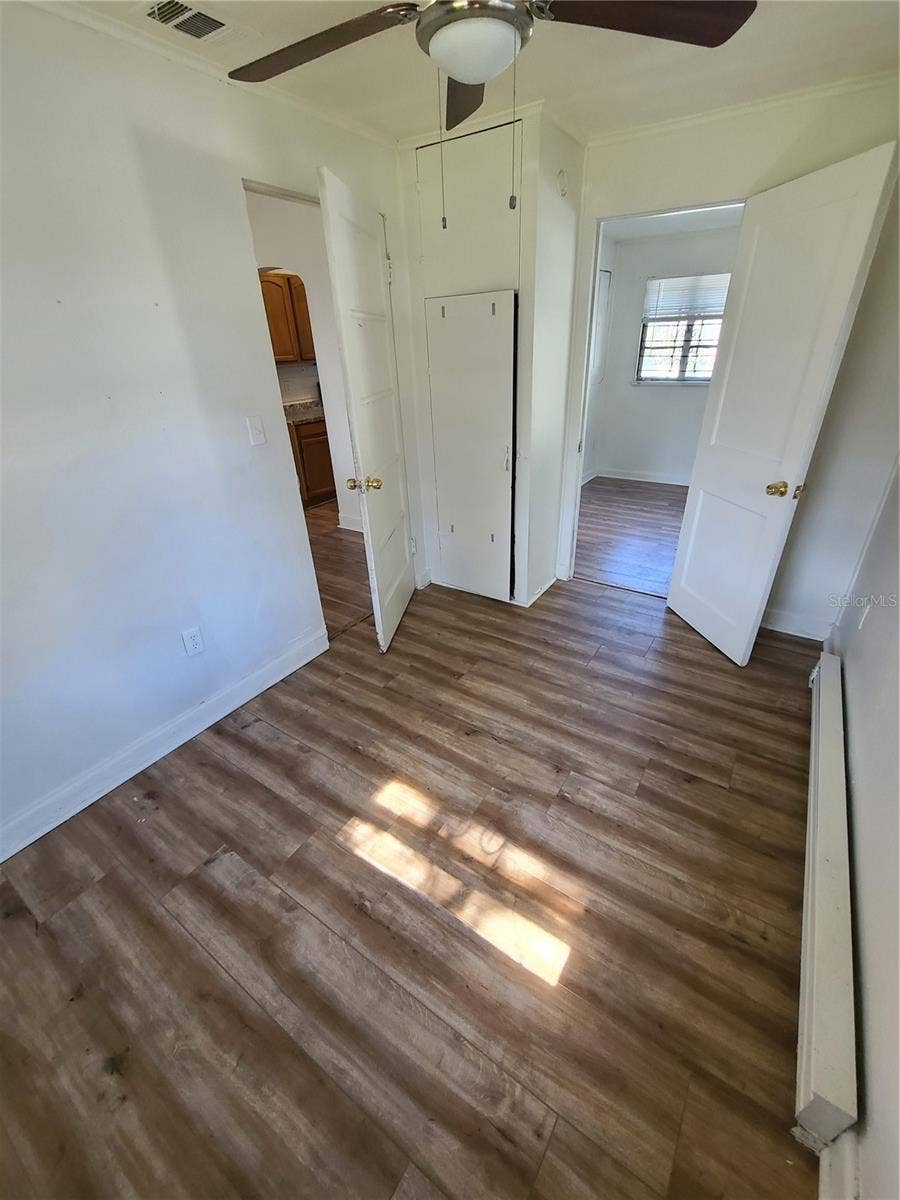 1060 18TH AVENUE S, St Petersburg, FL 33705 1060 18TH AVENUE S, St Petersburg, FL 33705