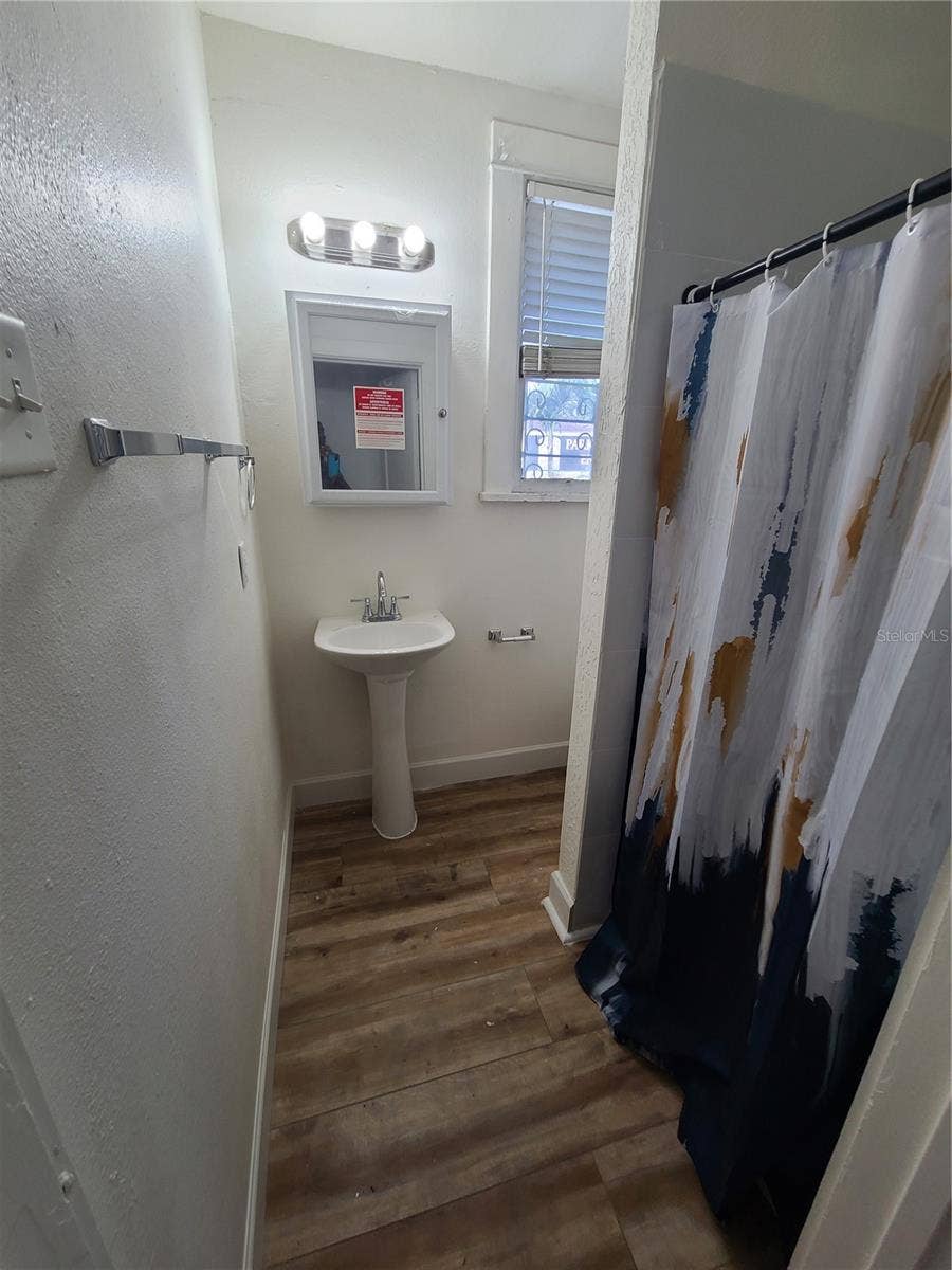 1060 18TH AVENUE S, St Petersburg, FL 33705 1060 18TH AVENUE S, St Petersburg, FL 33705