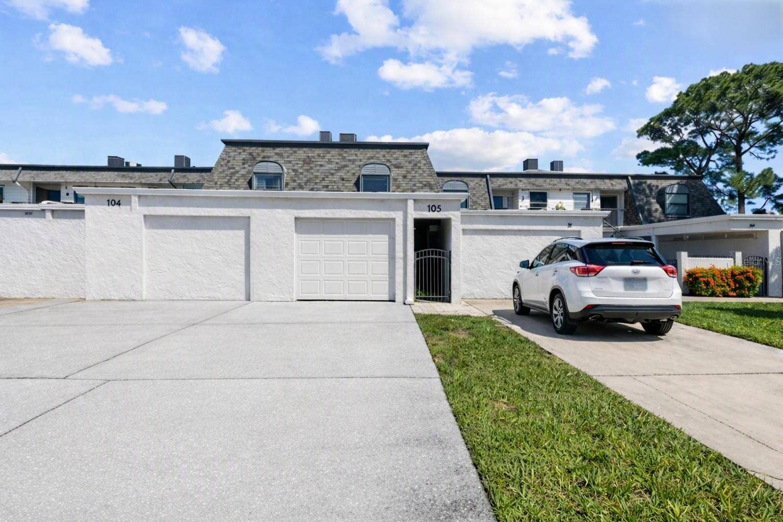 2980 HAINES BAYSHORE ROAD, #105, Clearwater, FL 33760 Front of Condo